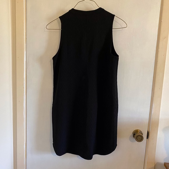 Lush - Picture 5 of 5